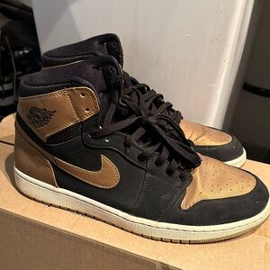 No box -Gold and black ones